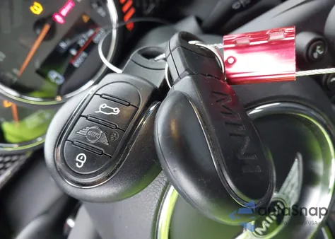 2017 Mini Hardtop Cooper S из США, поврежденный, VIN WMWXP7C3XH2C61807